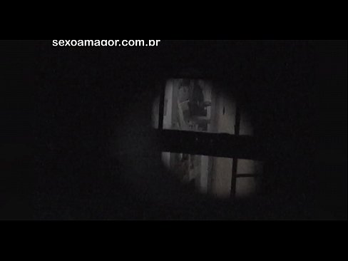 ❤️ Blondi saa salaa videokuvaa naapuruston tirkistelijältä piilossa onttojen tiilien takana ❤️ Seksivideo at fi.myteporn.ru ﹏